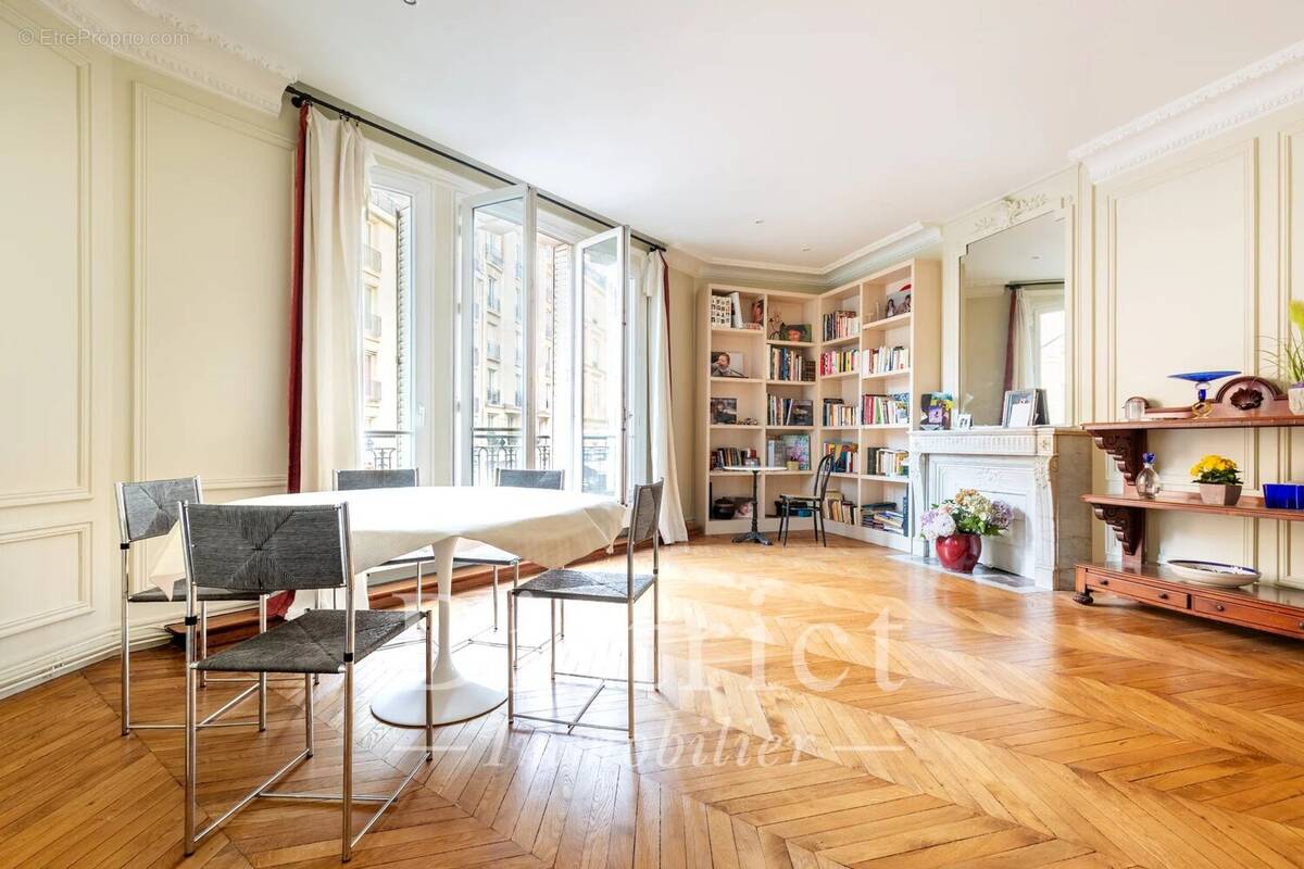 Appartement à PARIS-6E