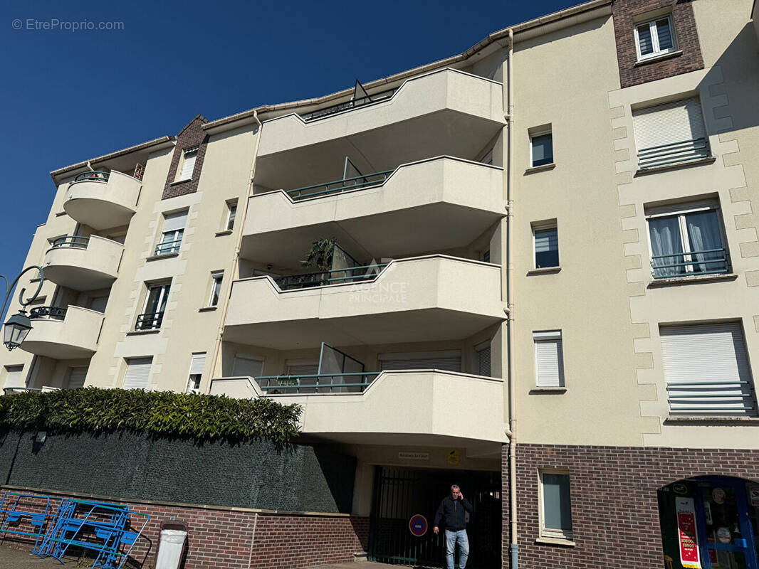 Appartement à BEAUCHAMP