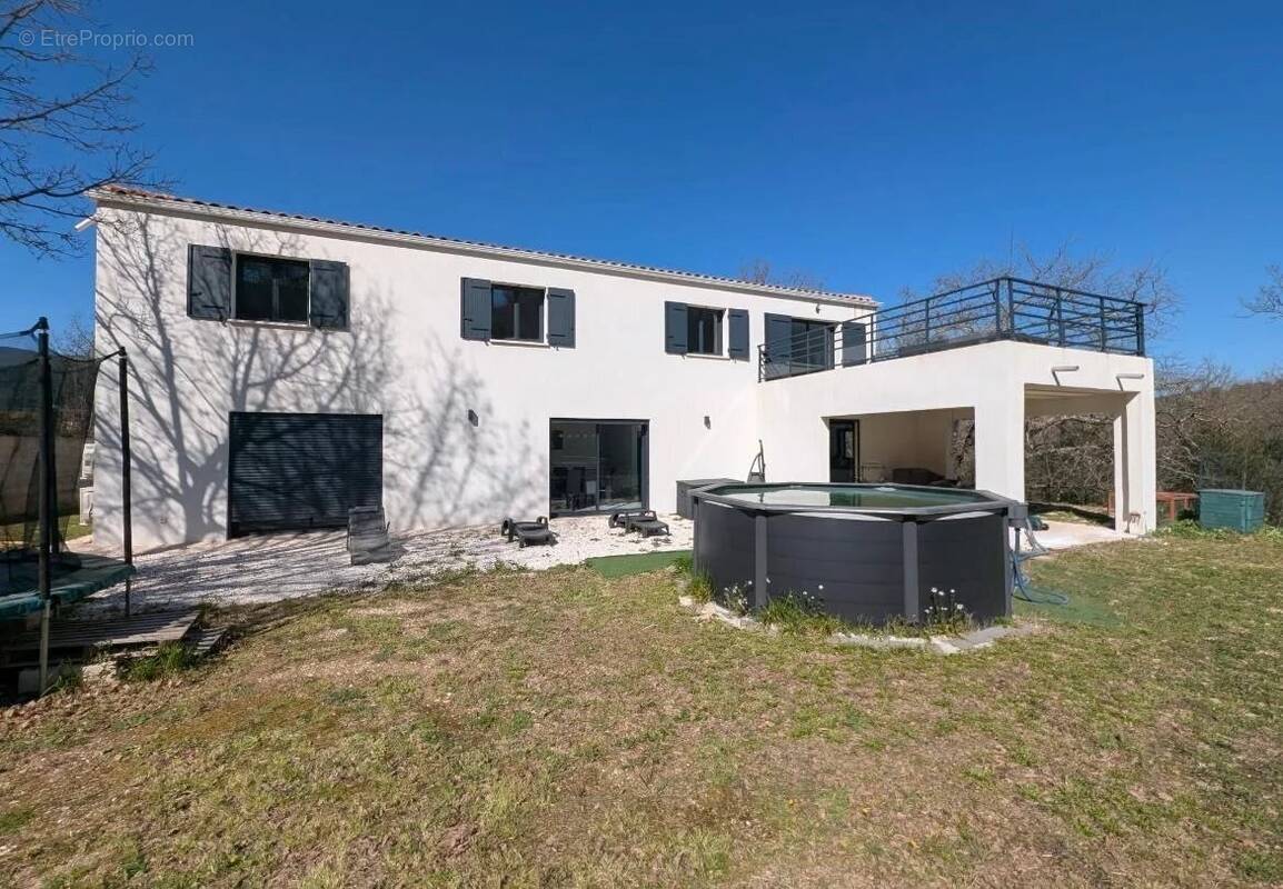 Maison à SOLLIES-TOUCAS