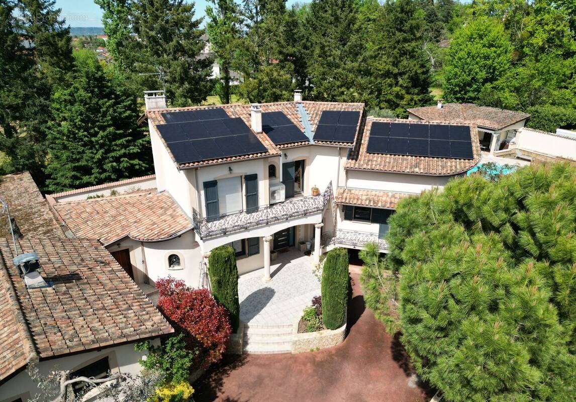 Maison à MEYZIEU