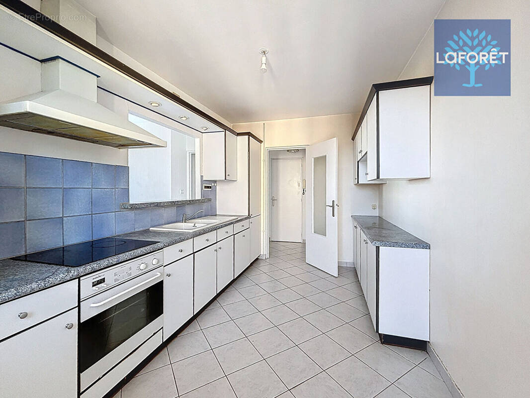 Appartement à SAINT-GENIS-LAVAL