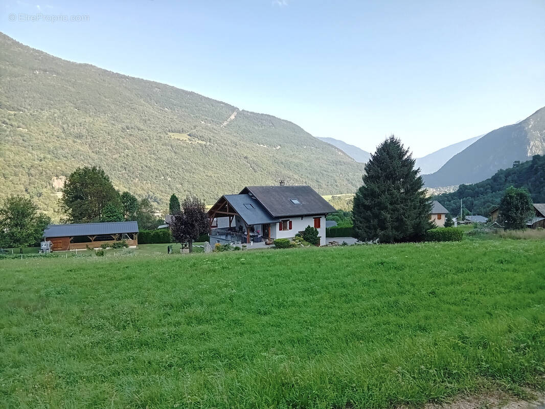 Terrain à LA CHAPELLE