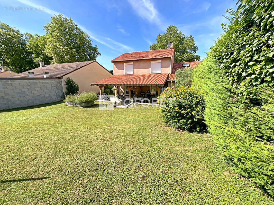 Maison à JONAGE