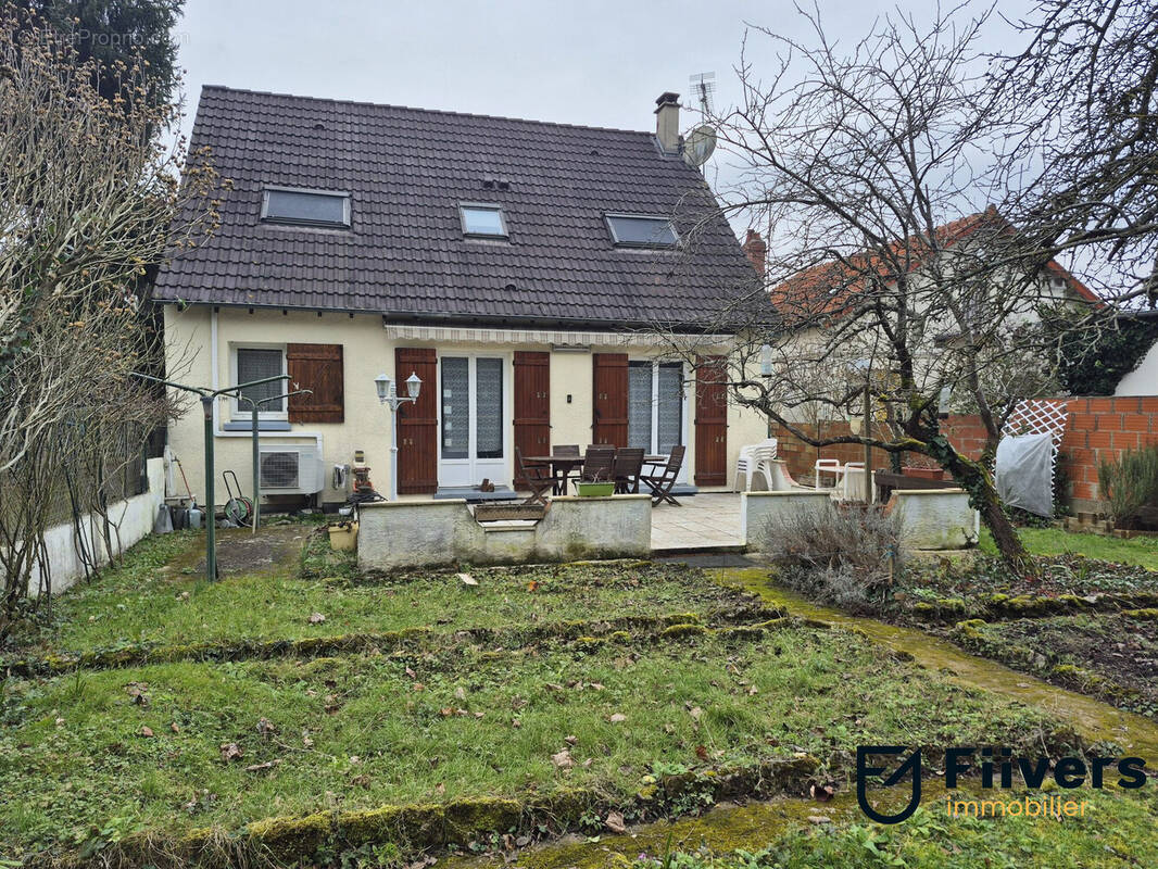 Maison à MENNECY