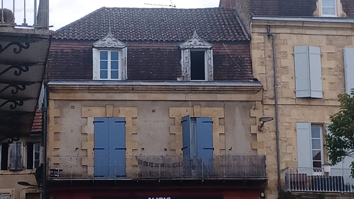 Commerce à SARLAT-LA-CANEDA