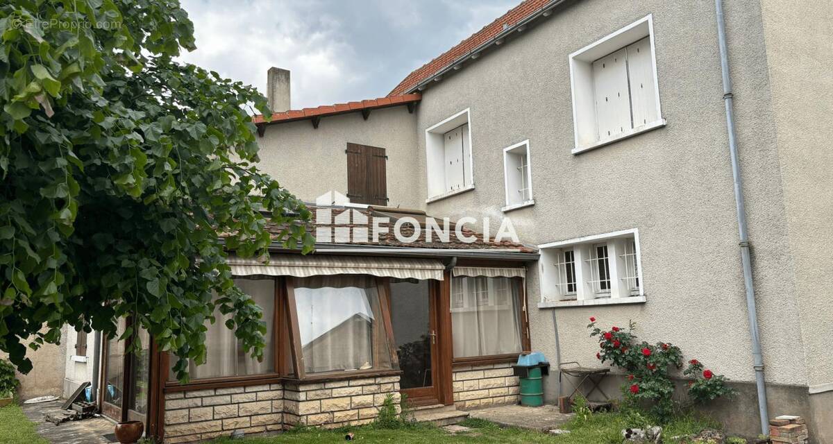 Maison à CHATELLERAULT