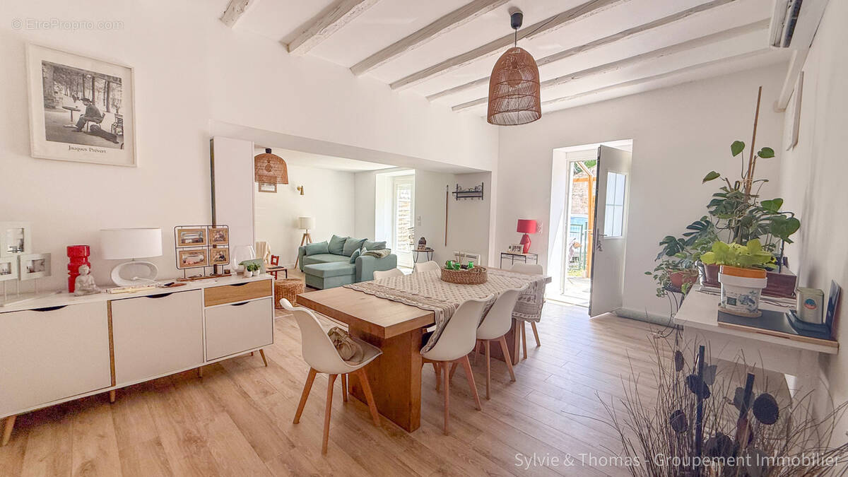 Appartement à CADEROUSSE