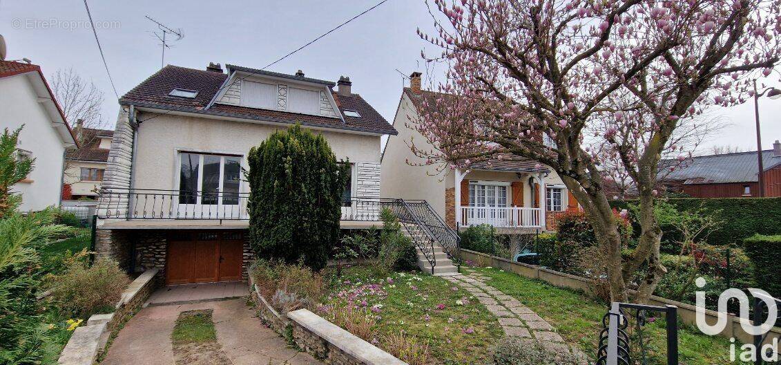 Photo 1 - Maison à VIRY-CHATILLON