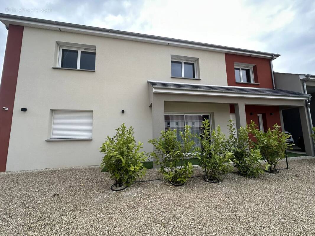 Maison à LEVES