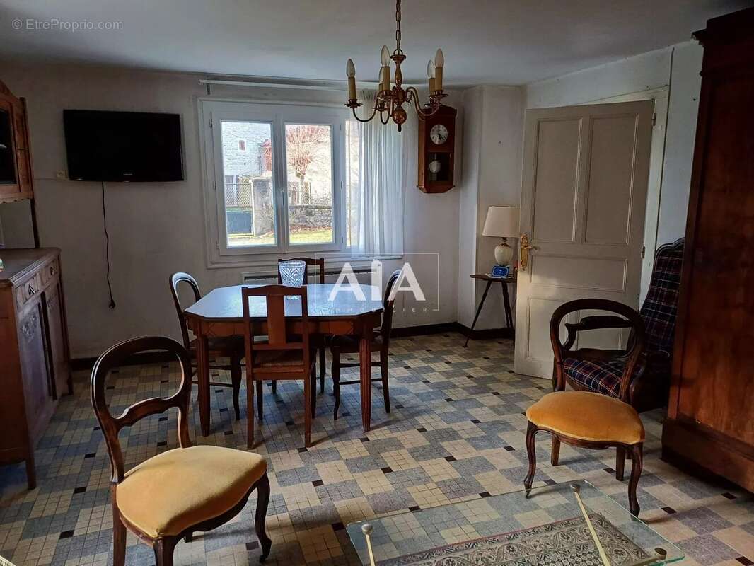 Maison à BENEST