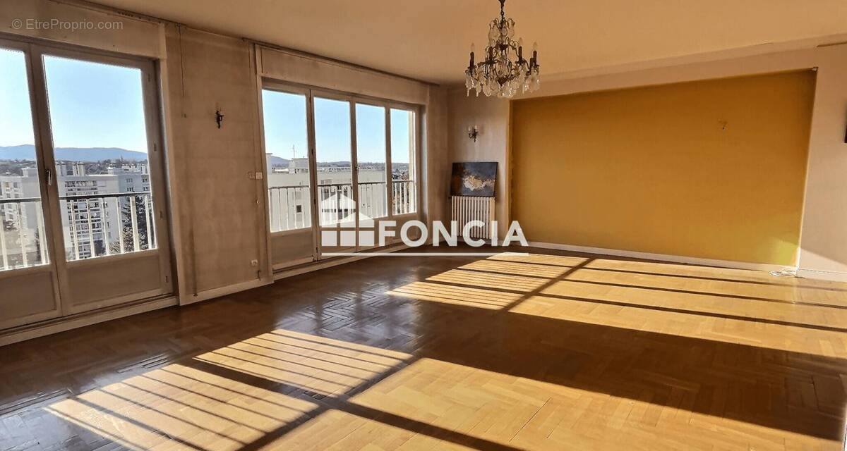 Appartement à SAINTE-FOY-LES-LYON