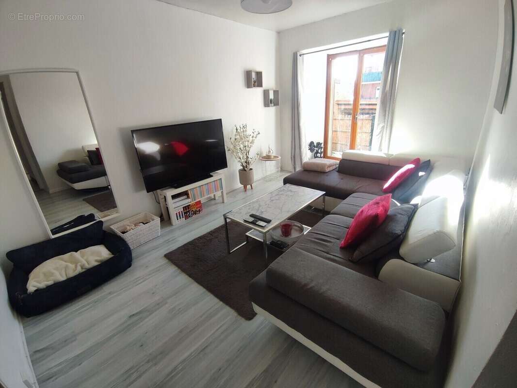 Appartement à SAINT-ANDEOL-LE-CHATEAU