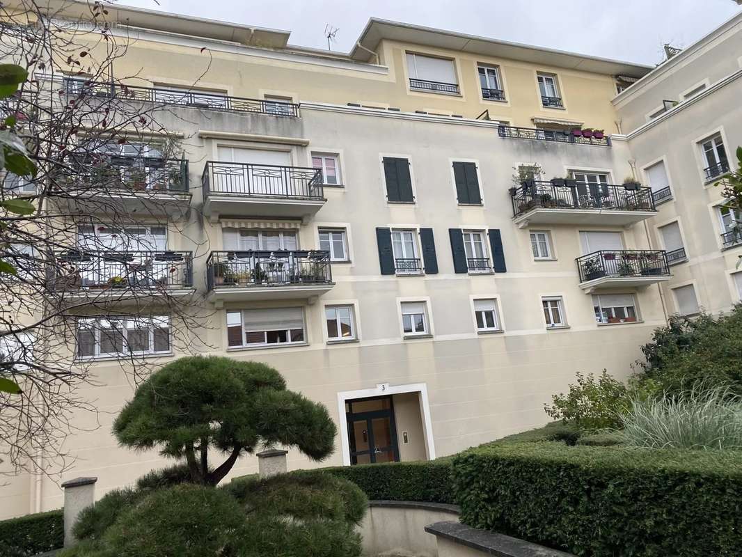 Appartement à SAINT-GRATIEN