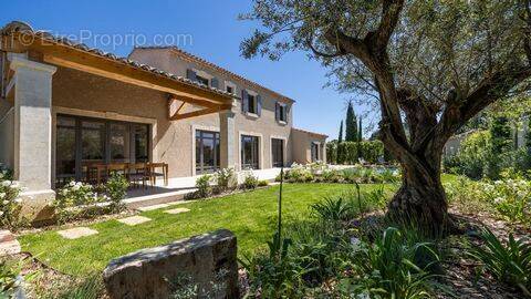 Maison à MAUSSANE-LES-ALPILLES