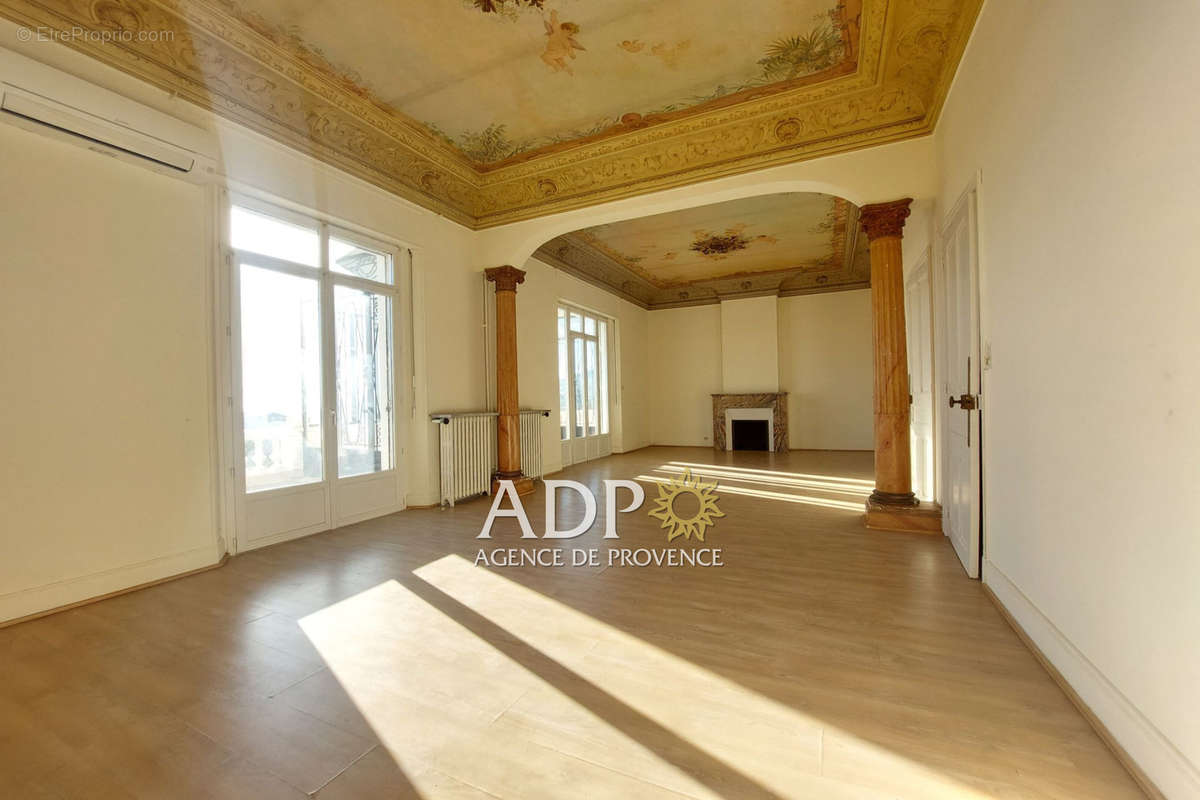 Appartement à MANDELIEU-LA-NAPOULE
