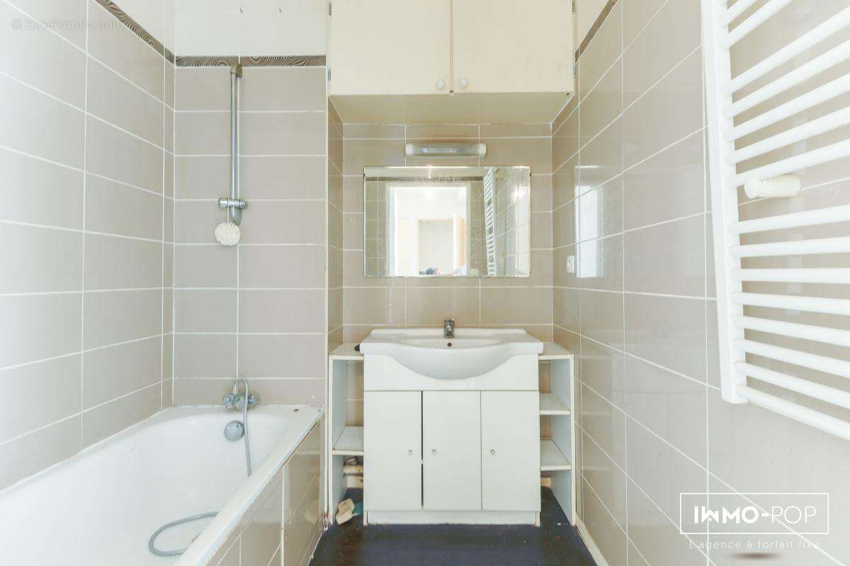 Appartement à VILLETANEUSE