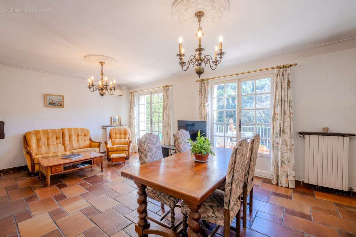 Maison à MOUGINS