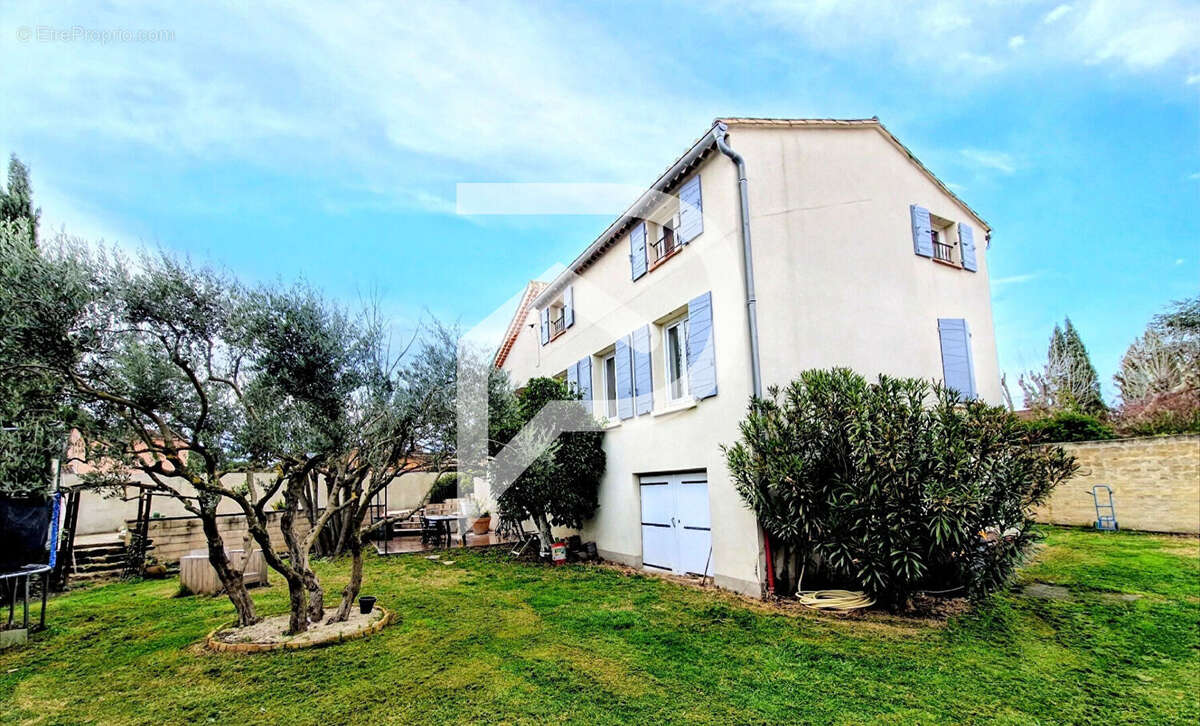 Maison à SAUVETERRE
