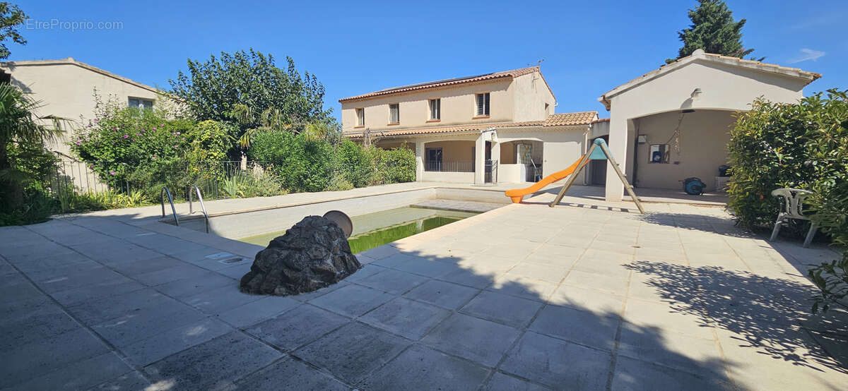 Maison à COURTHEZON