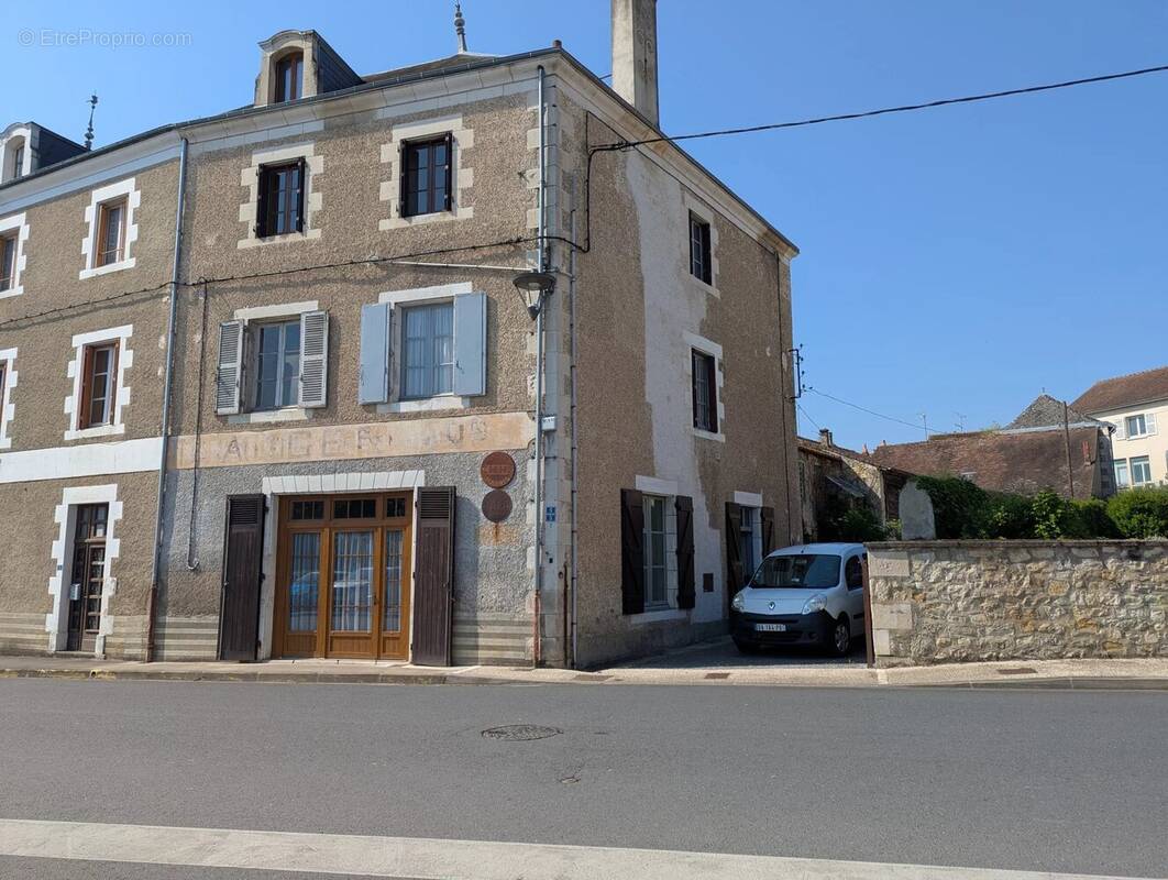 Maison à LA TRIMOUILLE