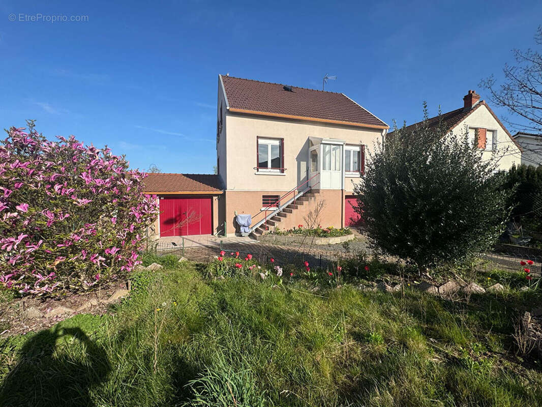 Maison à FLEURY-LES-AUBRAIS