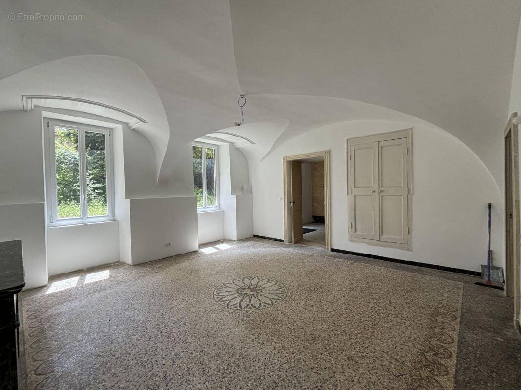 Appartement à REMOULINS