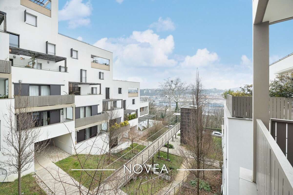 Appartement à LYON-9E