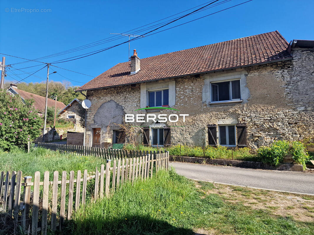 Maison à BAUME-LES-DAMES