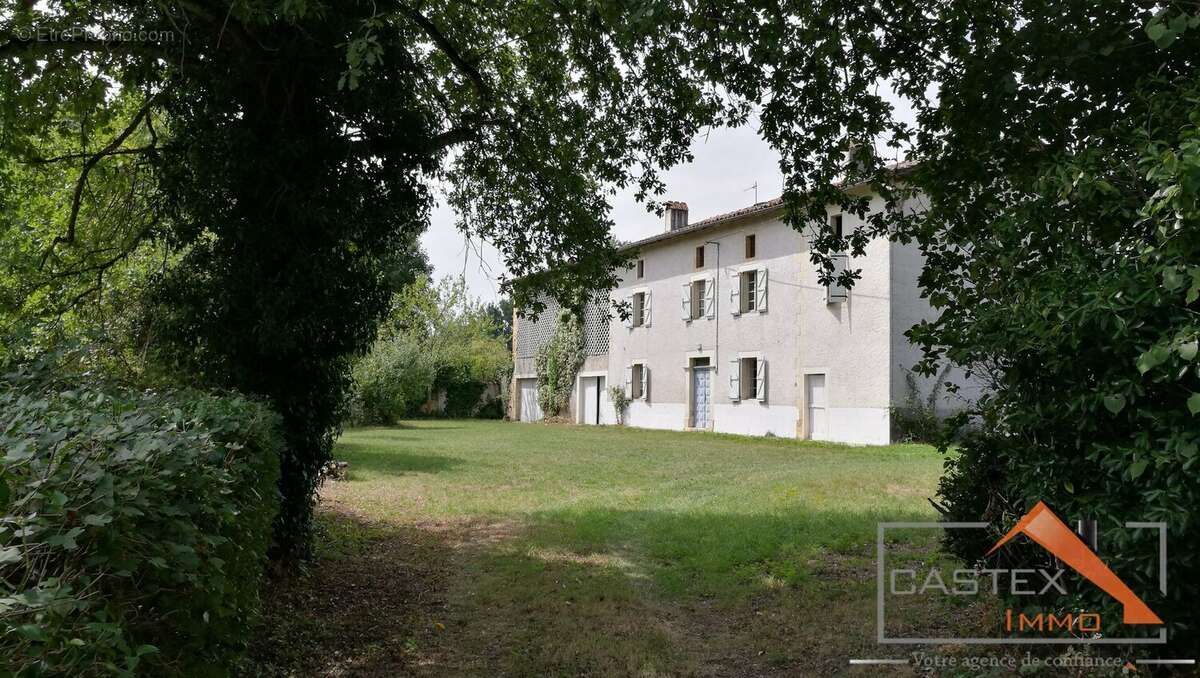 Maison à SAINT-MARTORY