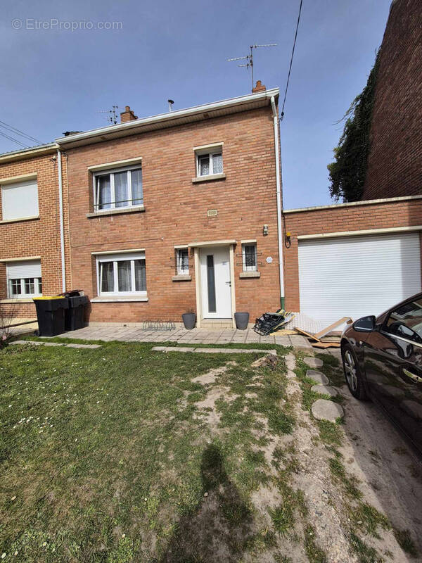 Maison à ESTEVELLES