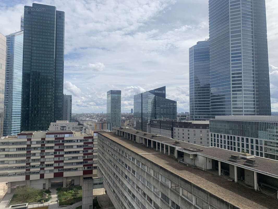 Appartement à COURBEVOIE