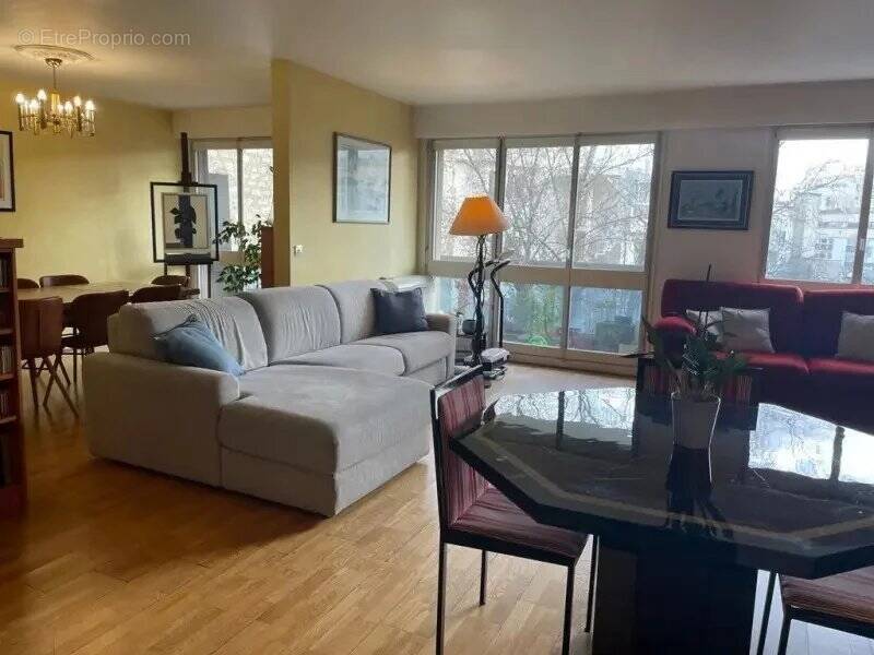 Appartement à PARIS-19E