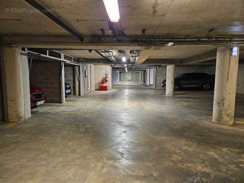 Parking à LE MANS
