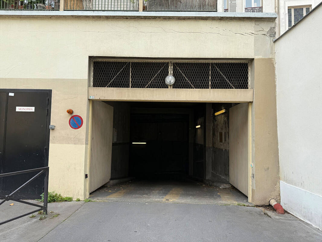 Parking à PARIS-14E