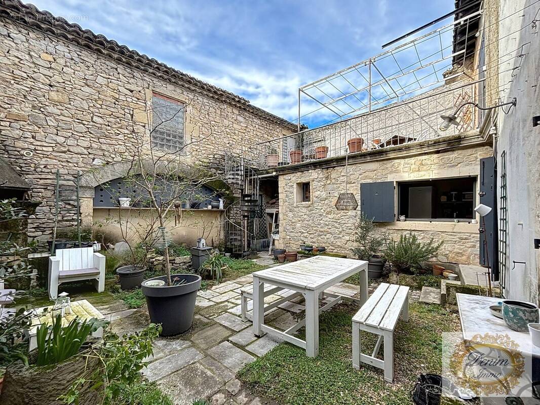 Maison à CAVEIRAC