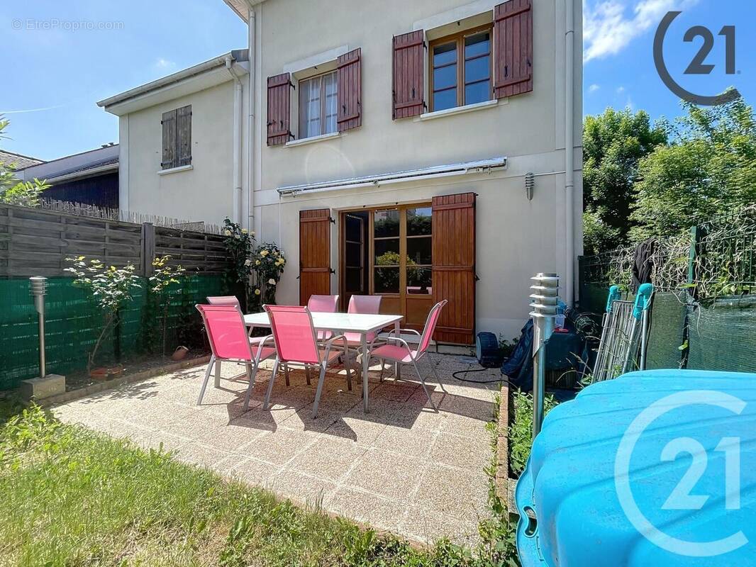 Maison à COMBS-LA-VILLE