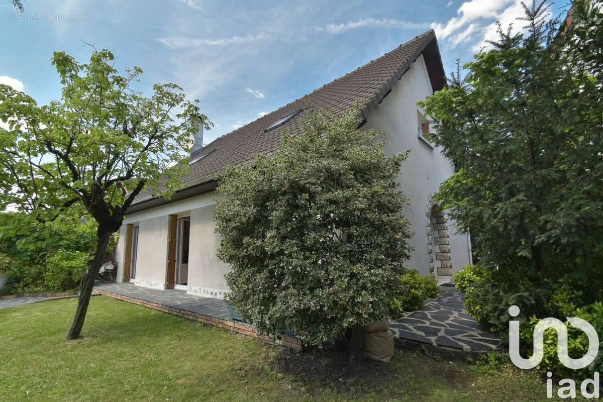 Photo 1 - Maison à LE BLANC-MESNIL