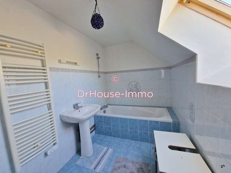 Maison à LOUVIGNE-DU-DESERT