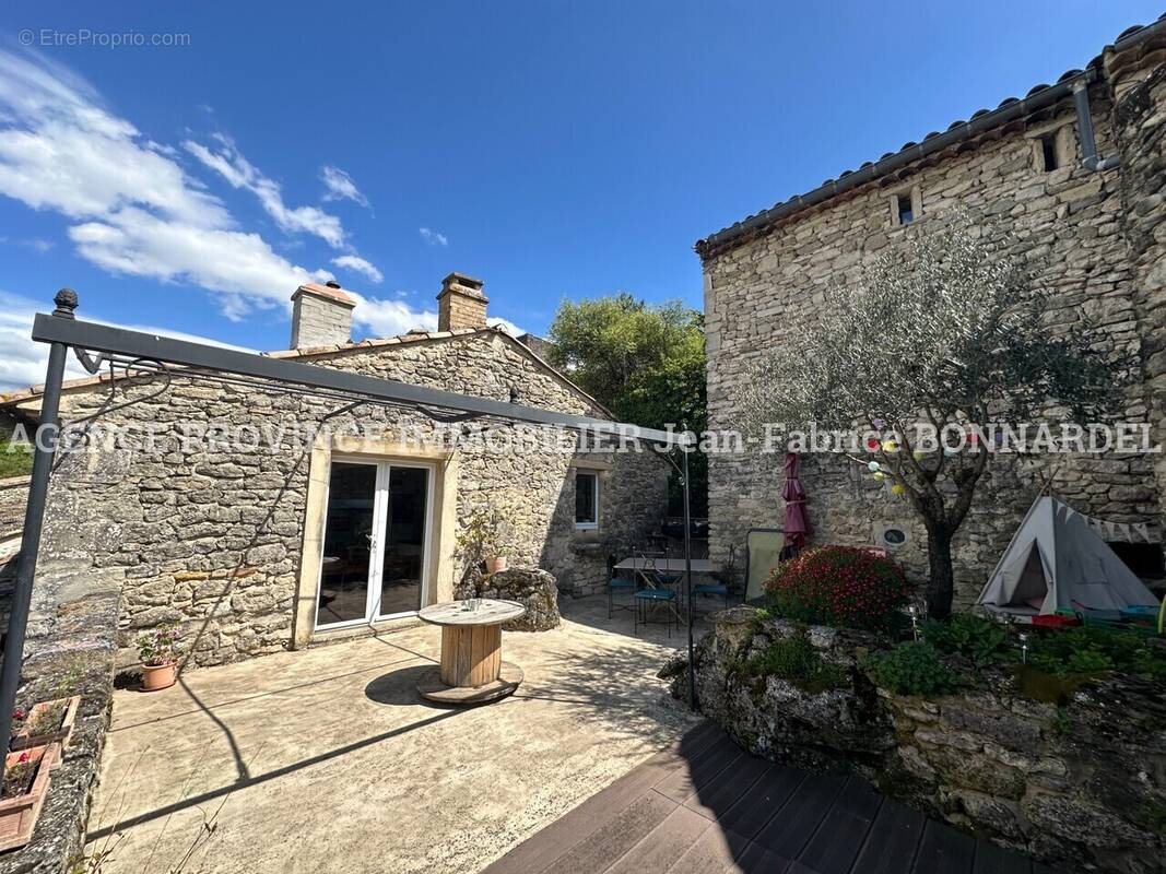 Maison à CHANTEMERLE-LES-GRIGNAN