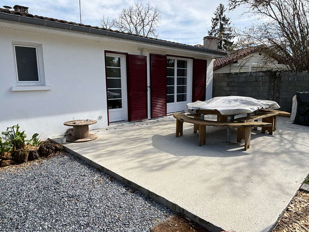 Maison à COMMENSACQ