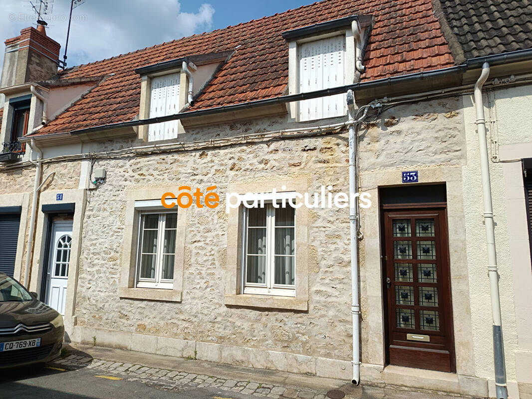 Maison à SAINT-AMAND-MONTROND