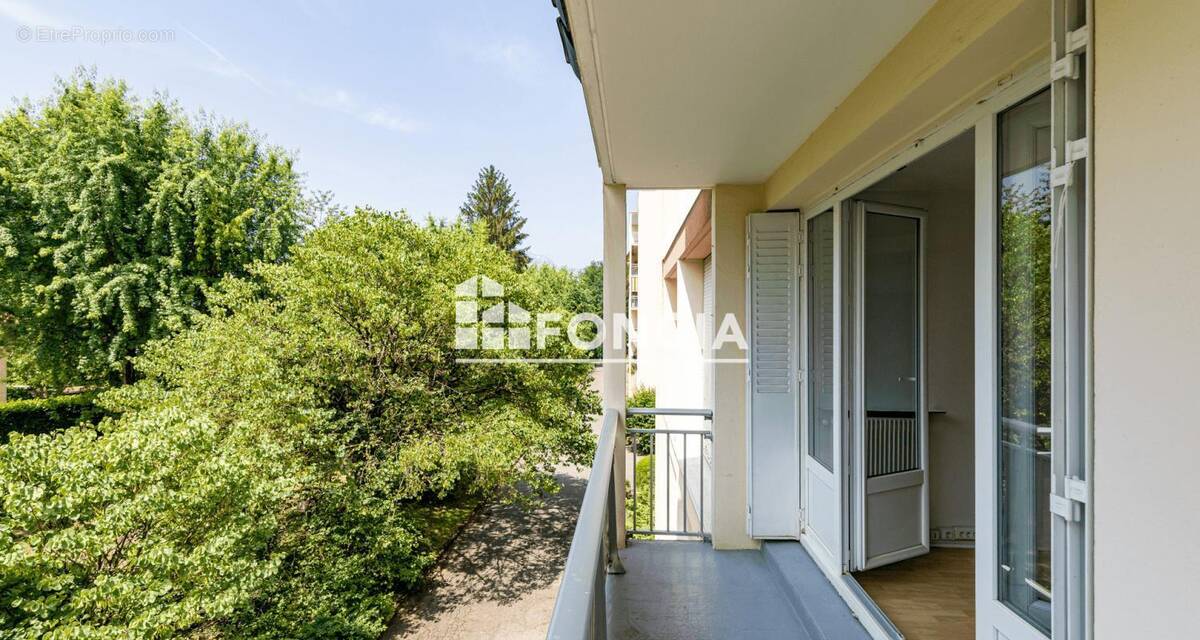 Appartement à SAINT-MARTIN-D&#039;HERES