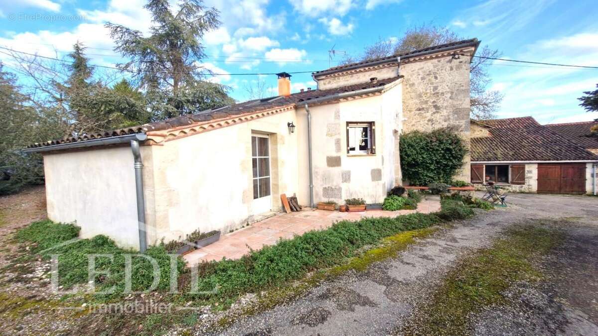 Maison à MONCRABEAU