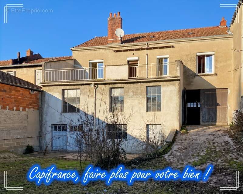 Maison à LA CLAYETTE
