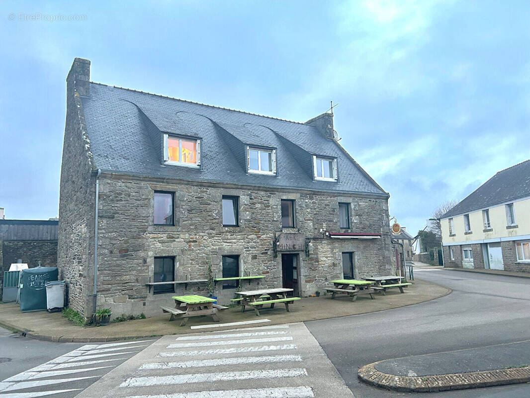 Maison à PLONEVEZ-PORZAY