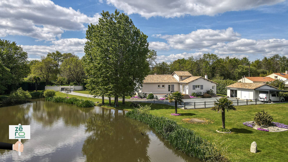 Maison à LES CLOUZEAUX