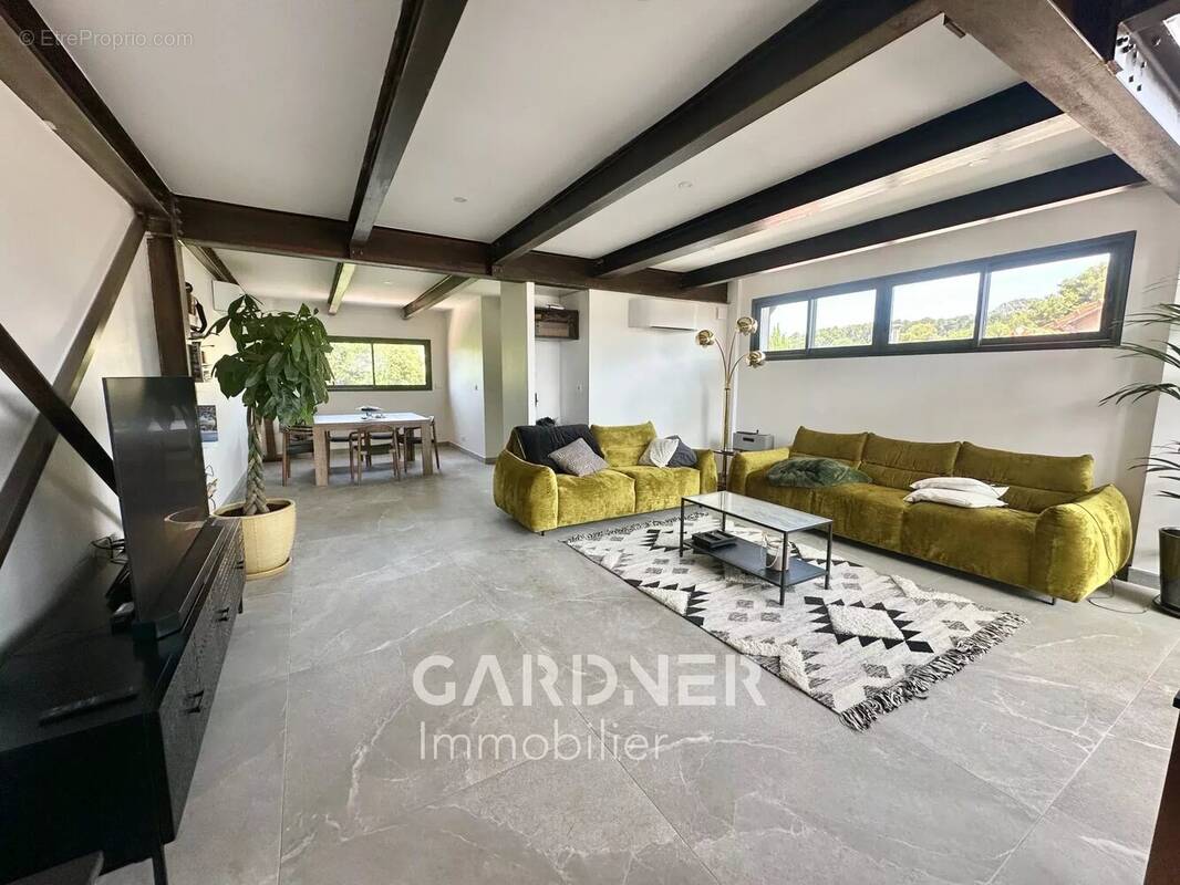 Appartement à AUBAGNE