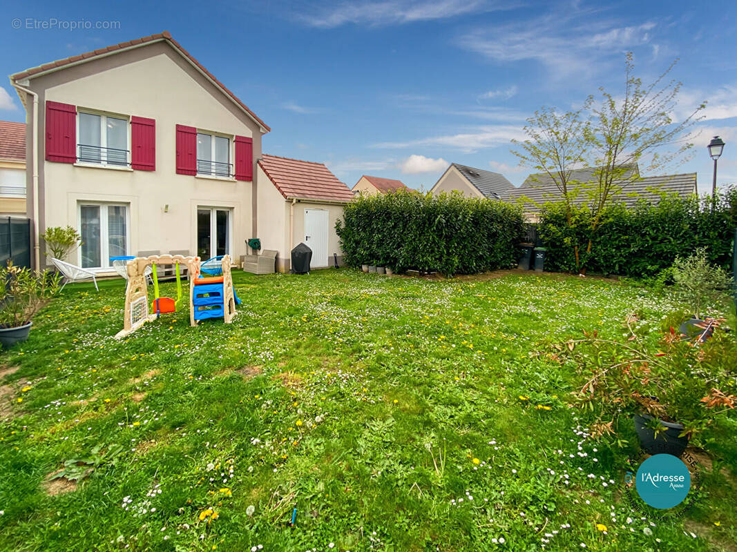 Maison à MENNECY
