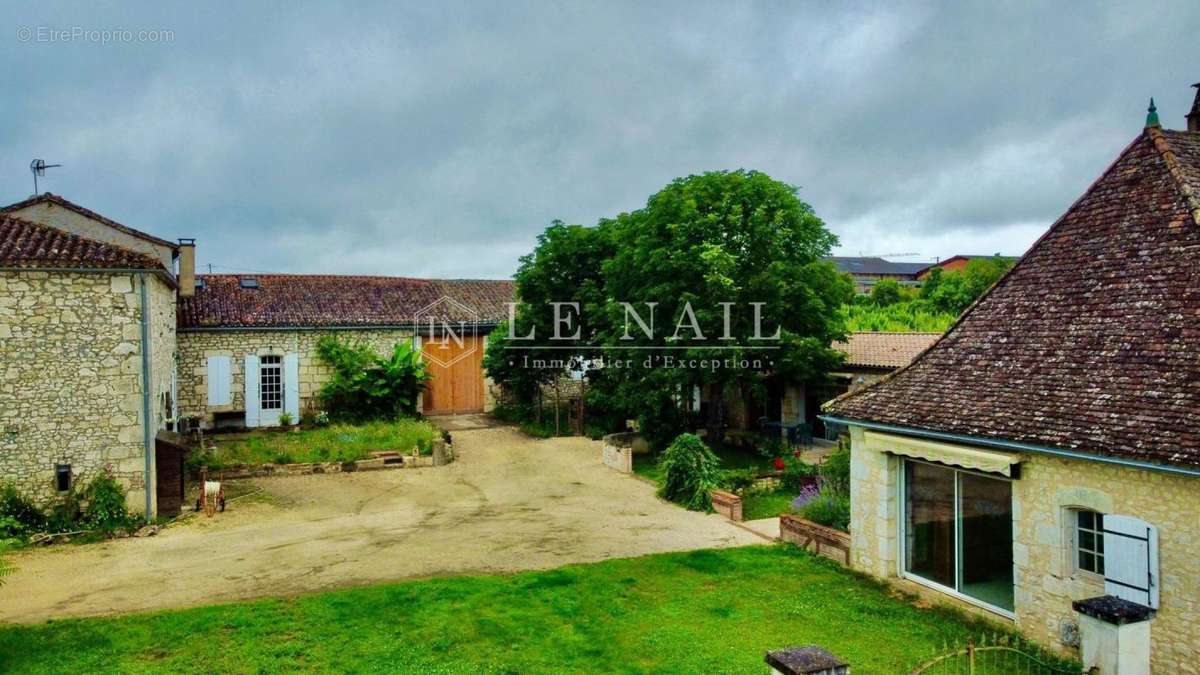 Maison à ROUFFIGNAC-DE-SIGOULES