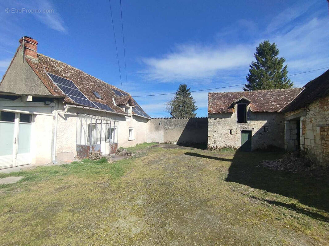 Maison à DANGE-SAINT-ROMAIN